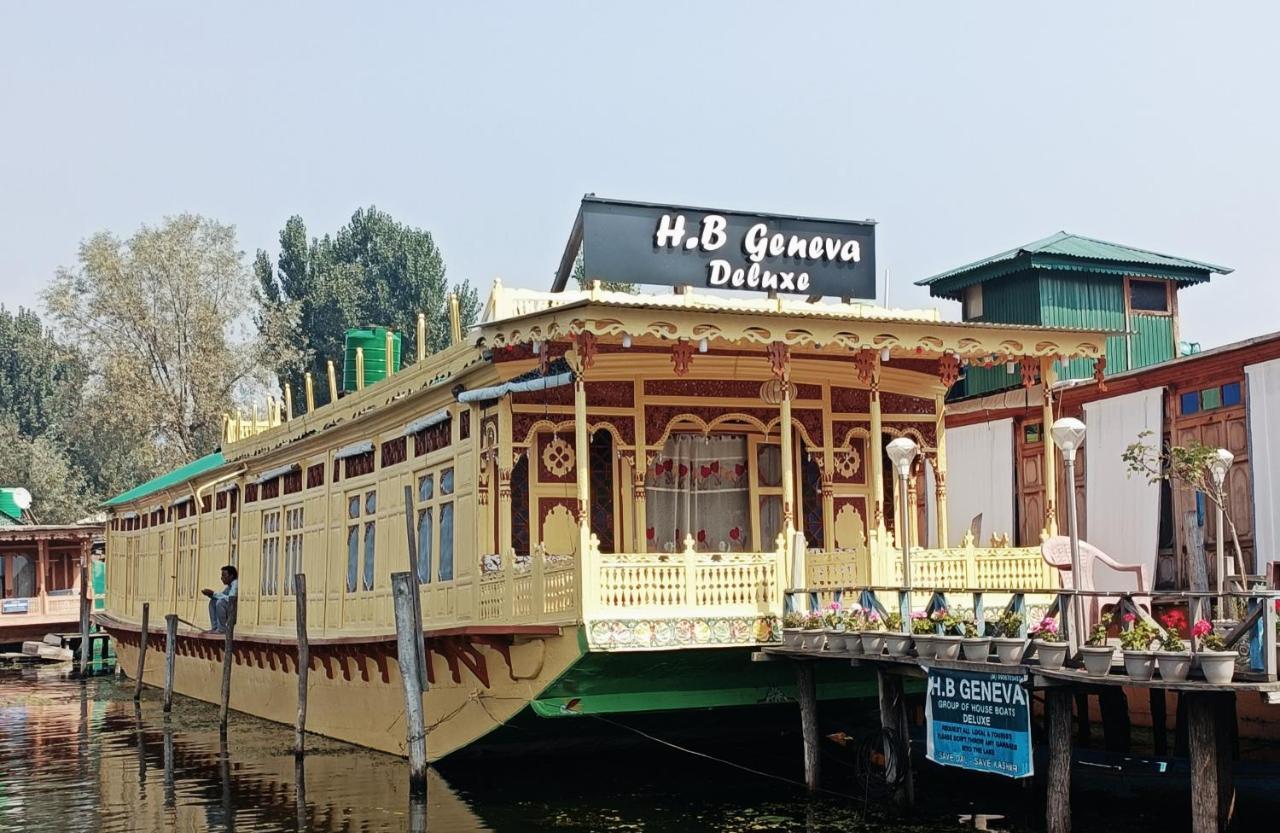 Heritage Geneva House Boat Srinagar  Luaran gambar