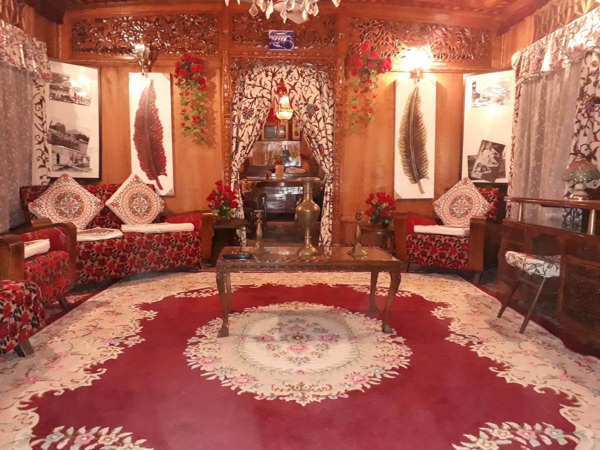 Heritage Geneva House Boat Srinagar  Luaran gambar